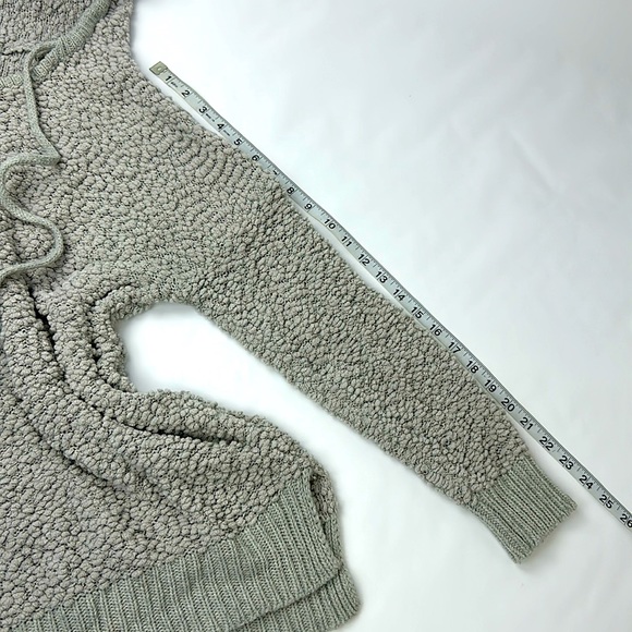 Miracle USA Boutique Popcorn Oversized  Sweater w/ Hoodie. Light Gray. Size M/L - Picture 3 of 8